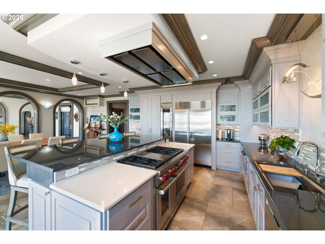 2488 BEACH LOOP Dr, Bandon, OR 97411