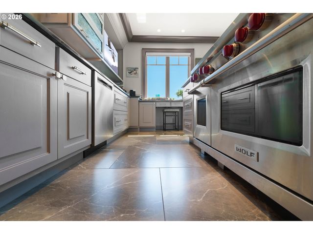 2488 BEACH LOOP Dr, Bandon, OR 97411