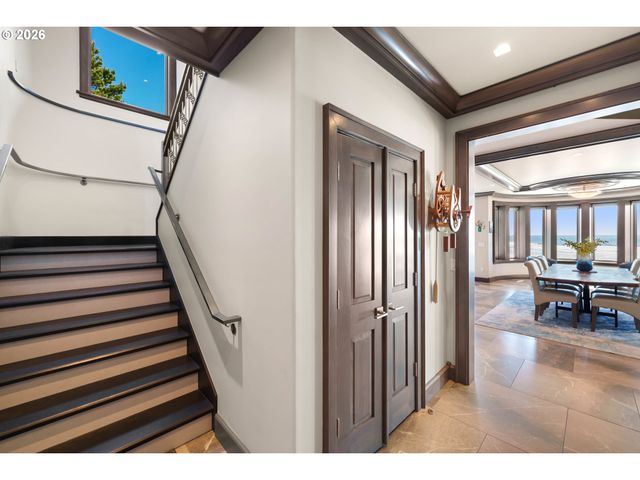 2488 BEACH LOOP Dr, Bandon, OR 97411