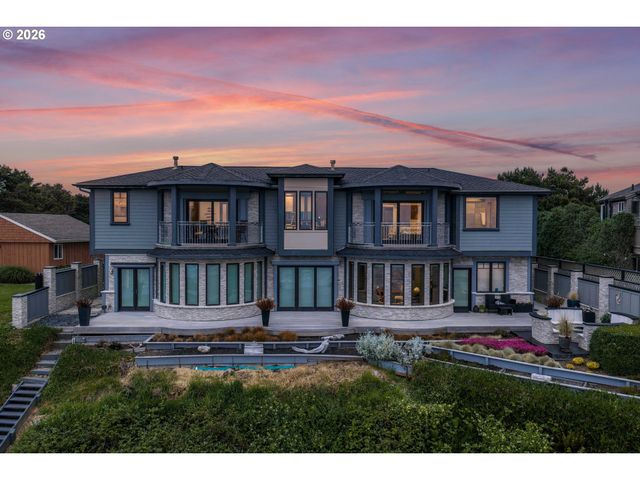 2488 BEACH LOOP Dr, Bandon, OR 97411