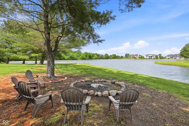 4025 Lochview Court, Bargersville, IN 46106