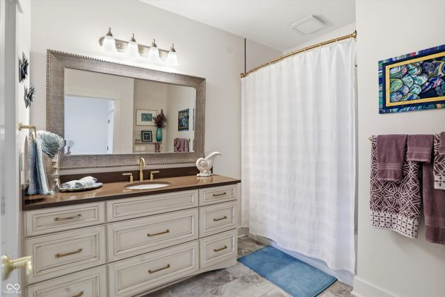 4025 Lochview Court, Bargersville, IN 46106