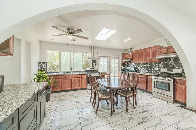 1636 S Clovis Avenue, Fresno, CA 93727