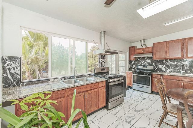 1636 S Clovis Avenue, Fresno, CA 93727