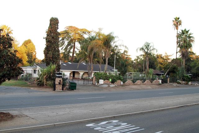 1636 S Clovis Avenue, Fresno, CA 93727