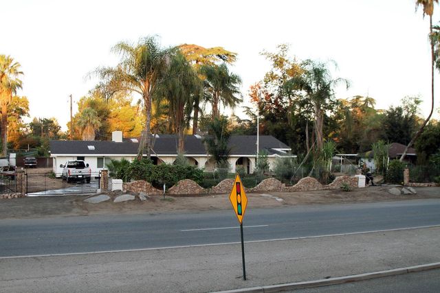 1636 S Clovis Avenue, Fresno, CA 93727