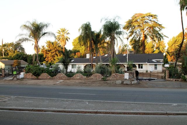 1636 S Clovis Avenue, Fresno, CA 93727