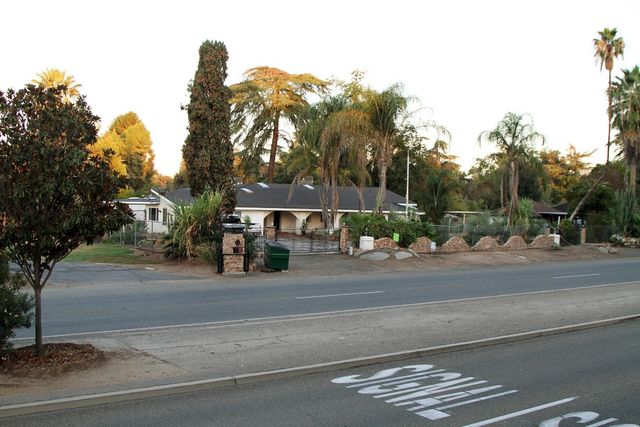 1636 S Clovis Avenue, Fresno, CA 93727