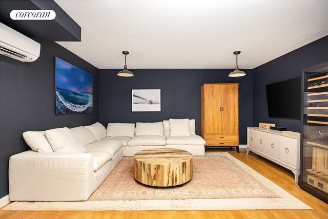 18 VANDERBILT Avenue, New York City, NY 11205
