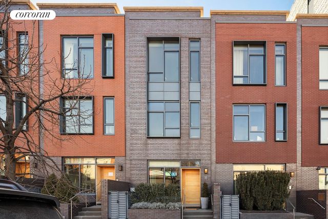 18 VANDERBILT Avenue, New York City, NY 11205