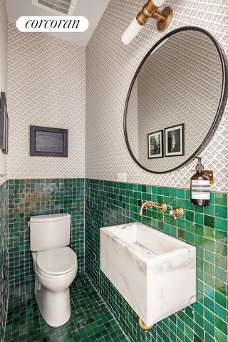 18 VANDERBILT Avenue, New York City, NY 11205