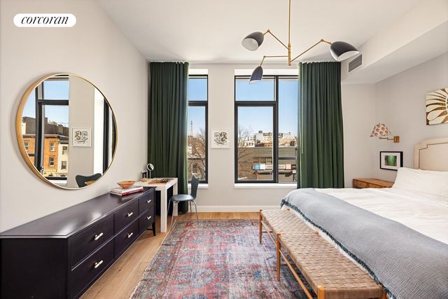 18 VANDERBILT Avenue, New York City, NY 11205
