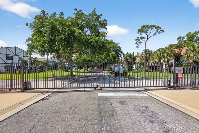 2399 Lena Lane, West Palm Beach, FL 33415