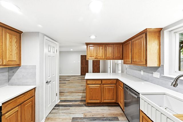 12002 Carmel Park LN, Austin, TX 78727