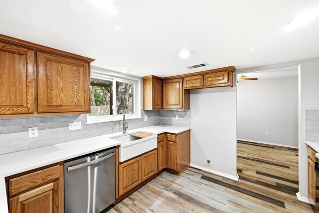 12002 Carmel Park LN, Austin, TX 78727