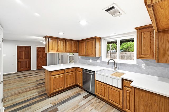 12002 Carmel Park LN, Austin, TX 78727