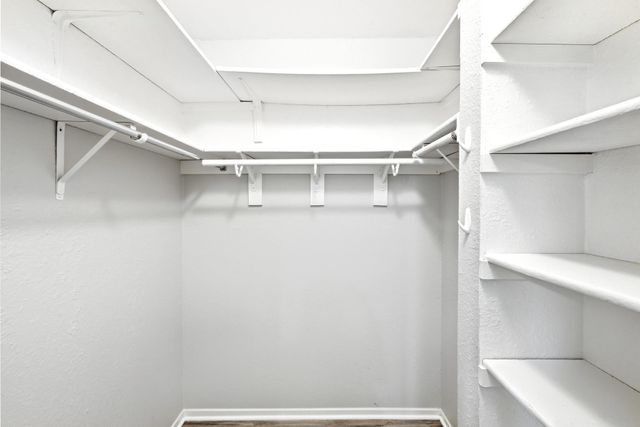 12002 Carmel Park LN, Austin, TX 78727