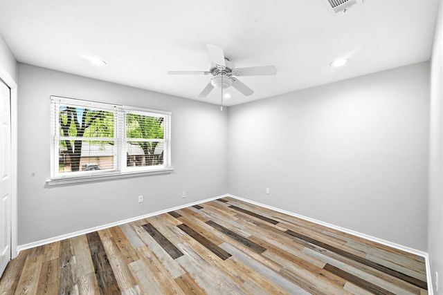 12002 Carmel Park LN, Austin, TX 78727