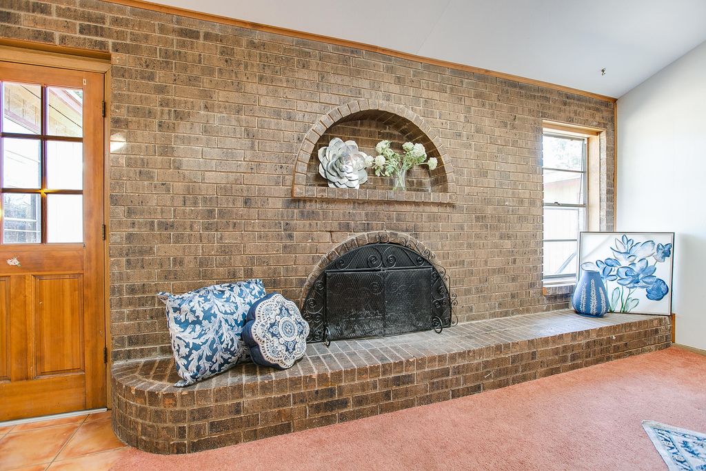 Image 14 of property listing at 3714 Honeysuckle Lane, San Angelo, TX 76904