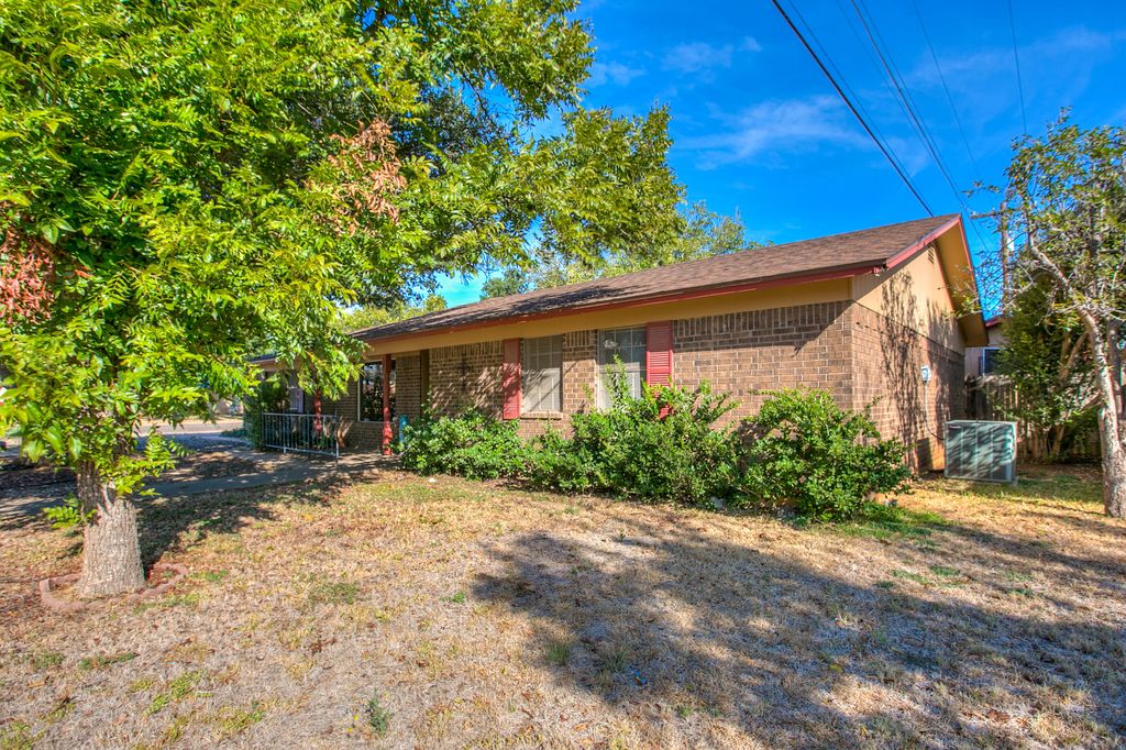 Image 2 of property listing at 3714 Honeysuckle Lane, San Angelo, TX 76904