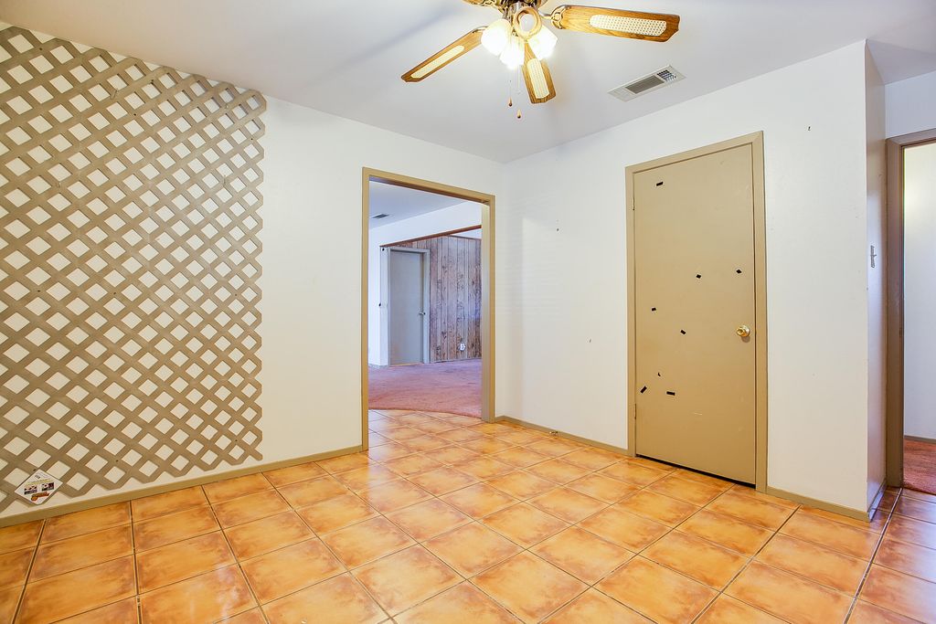 Image 9 of property listing at 3714 Honeysuckle Lane, San Angelo, TX 76904