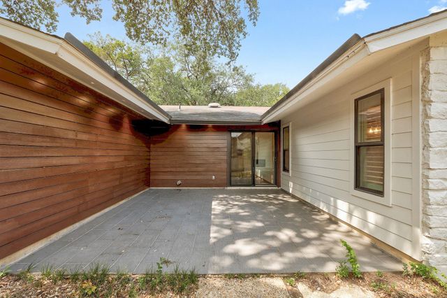 3601 Peregrine Falcon DR, Austin, TX 78746