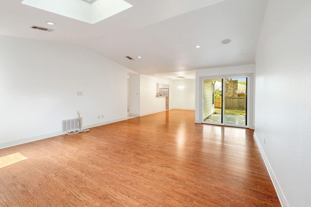 3601 Peregrine Falcon DR, Austin, TX 78746