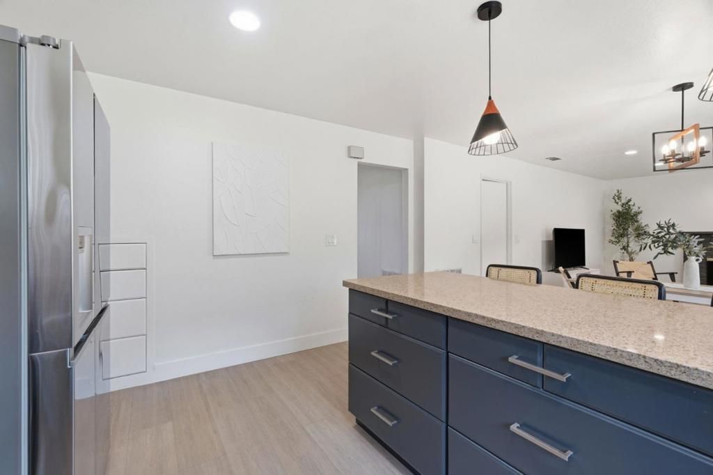 Image 14 of property listing at Address unavailable.