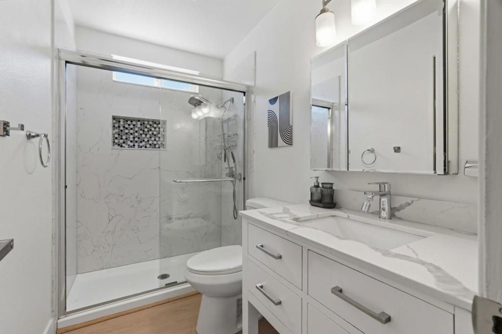Image 21 of property listing at Address unavailable.