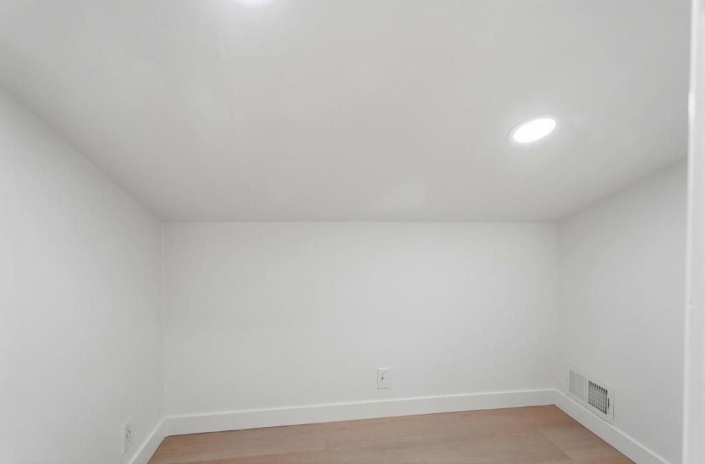 Image 28 of property listing at Address unavailable.