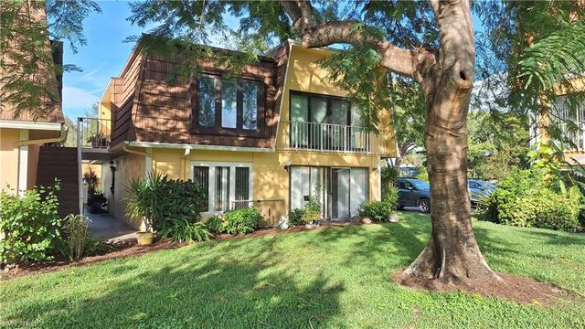 406 Meadowlark LN # 406A, Naples, FL 34105
