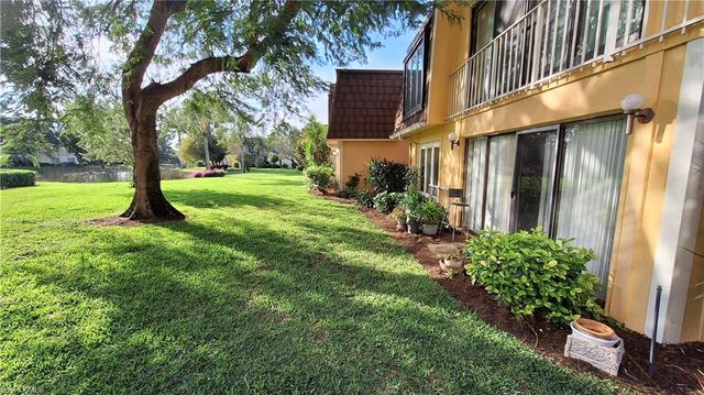 406 Meadowlark LN # 406A, Naples, FL 34105