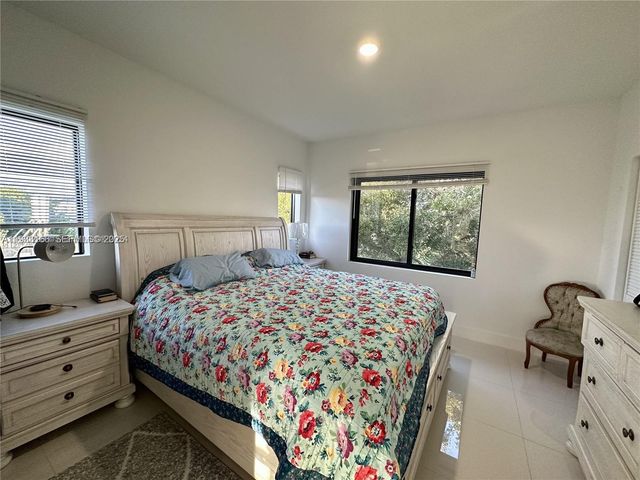 306 NW 11th Ct, Florida City, FL 33034