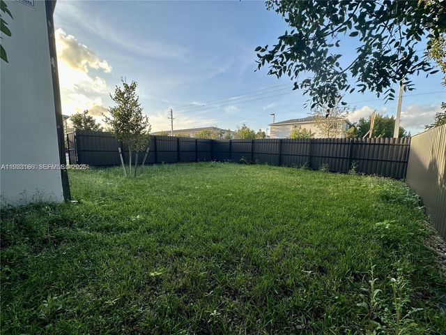 306 NW 11th Ct, Florida City, FL 33034