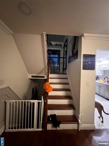 27 Ross Road, Wallington, NJ 07057