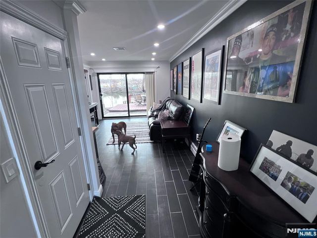 27 Ross Road, Wallington, NJ 07057