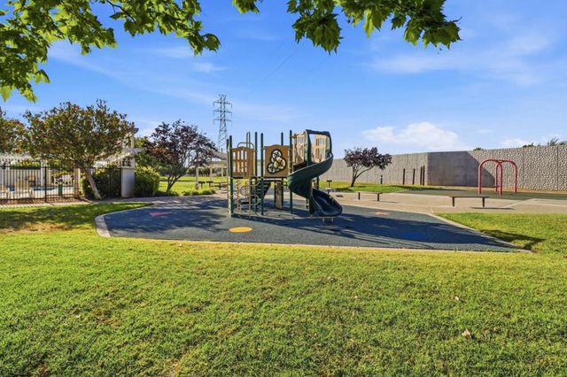 242 Fairmeadow Way, Milpitas, CA 95035