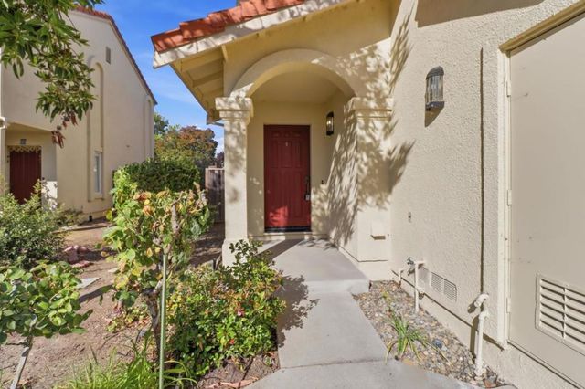 242 Fairmeadow Way, Milpitas, CA 95035