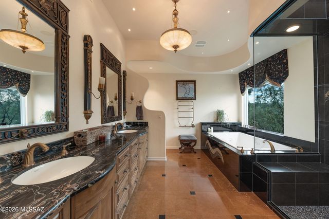 10600 N Pistachio Avenue, Oro Valley, AZ 85737