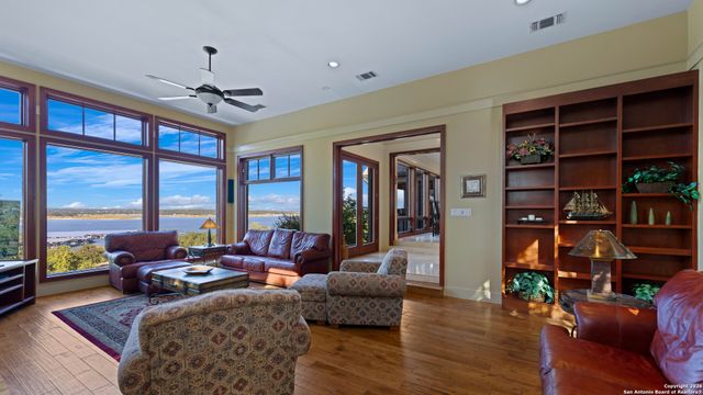 169 Shores Point, Canyon Lake, TX 78133