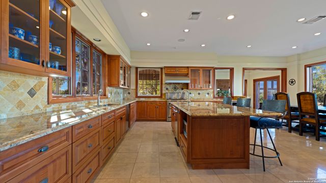169 Shores Point, Canyon Lake, TX 78133