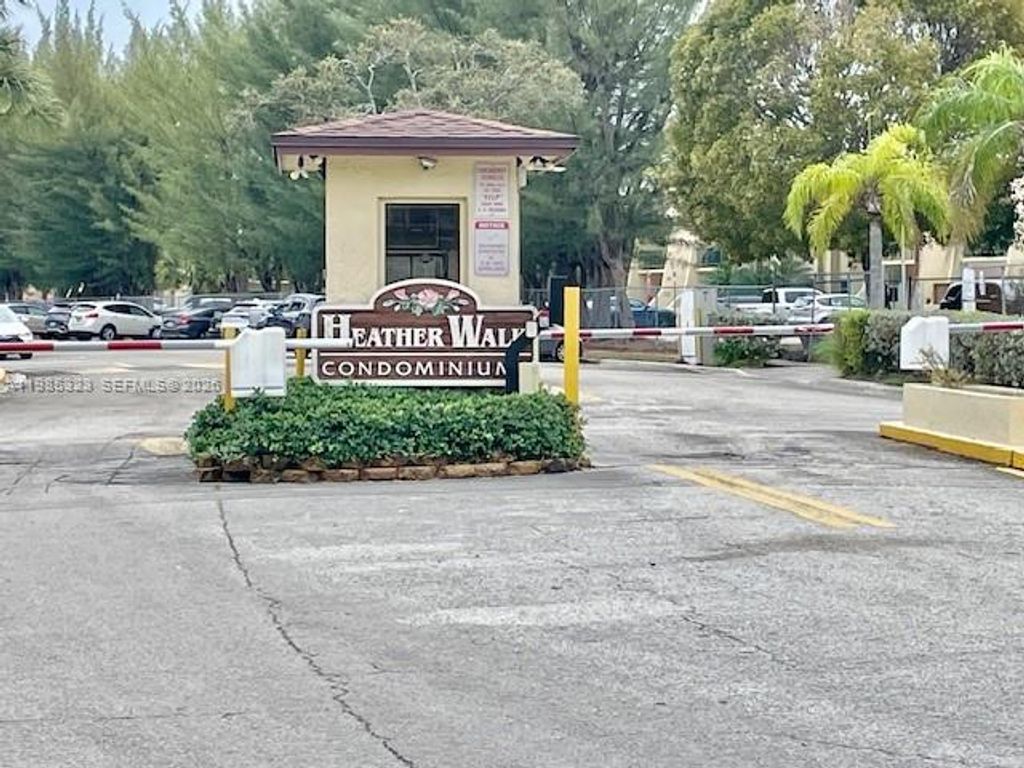 9000 SW 137th St 16-5, Miami, FL 33176