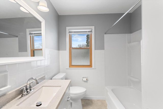 1108 Shorecrest DRIVE, Racine, WI 53402