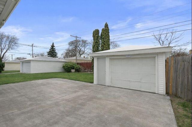 1108 Shorecrest DRIVE, Racine, WI 53402