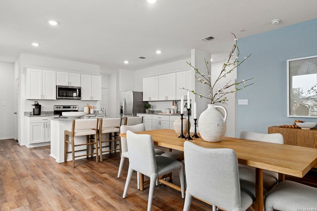 950 Bluegrass Pt, New Braunfels, TX 78130