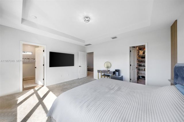 2454 Primrose Pl, Oakland Park, FL 33309