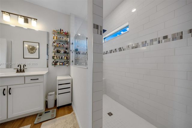 2454 Primrose Pl, Oakland Park, FL 33309