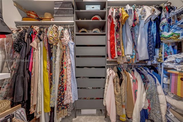 2454 Primrose Pl, Oakland Park, FL 33309