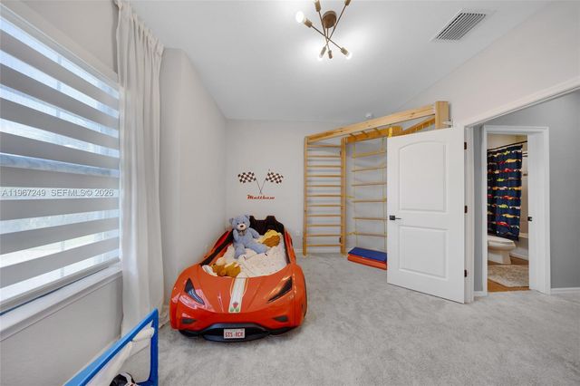 2454 Primrose Pl, Oakland Park, FL 33309