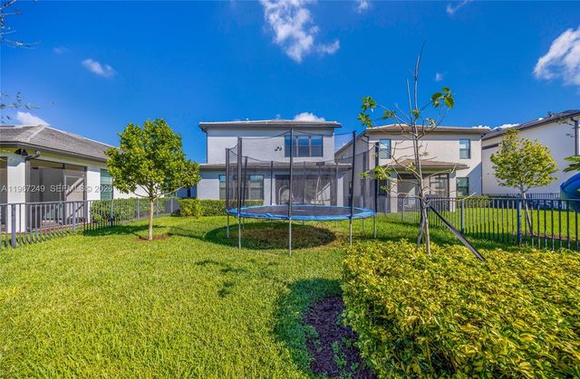 2454 Primrose Pl, Oakland Park, FL 33309